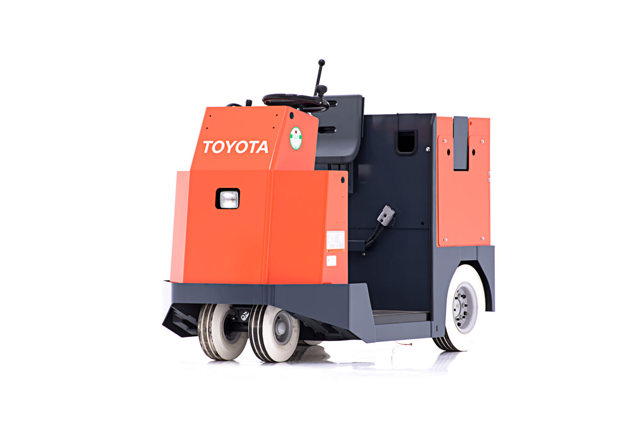 Mid Tow Tractor